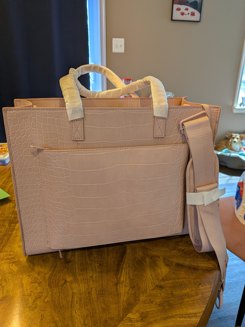 Beis "The Work Tote" in Croc Pink